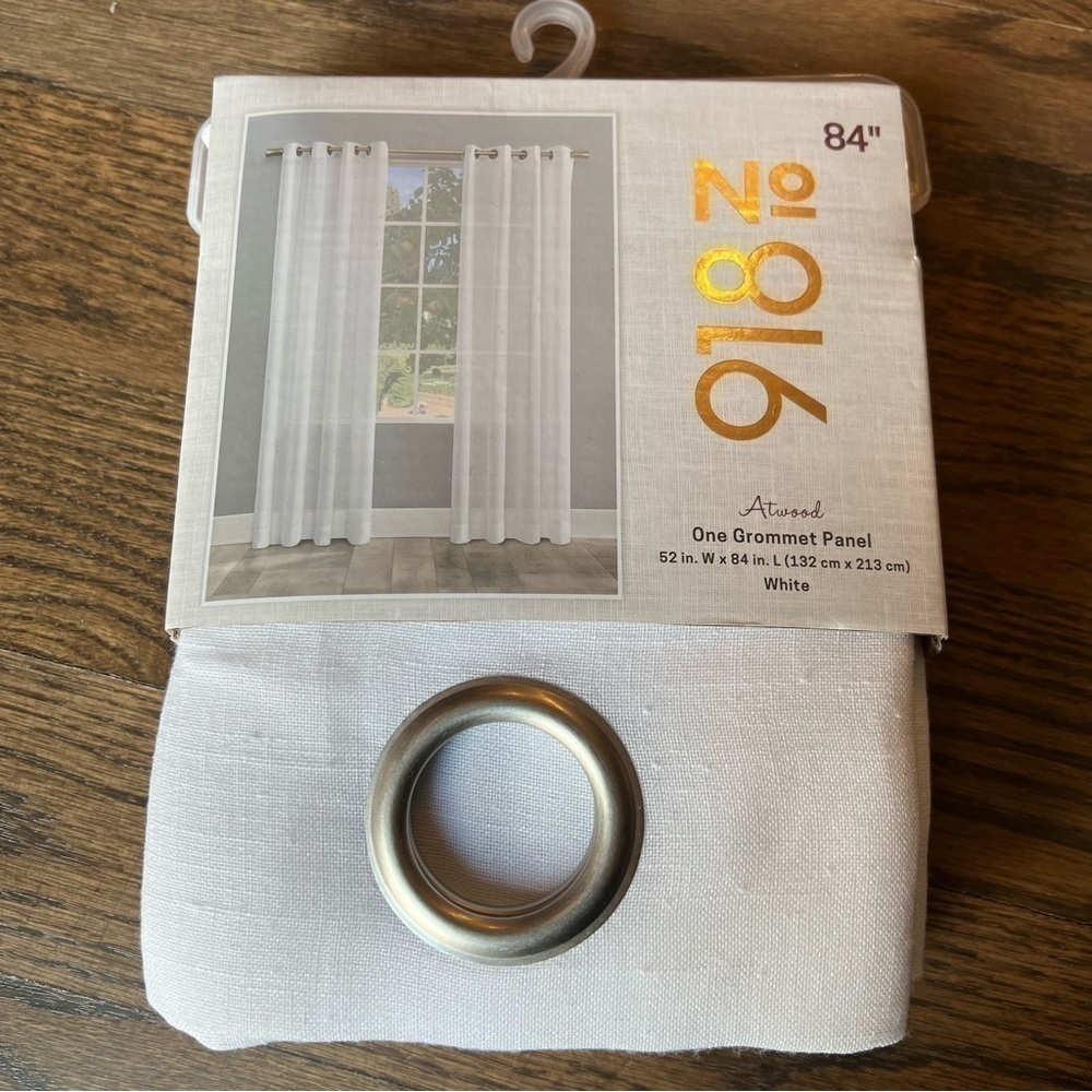 NWT No. 918 white Atwood grommet top curtain panel size 52” x 84”